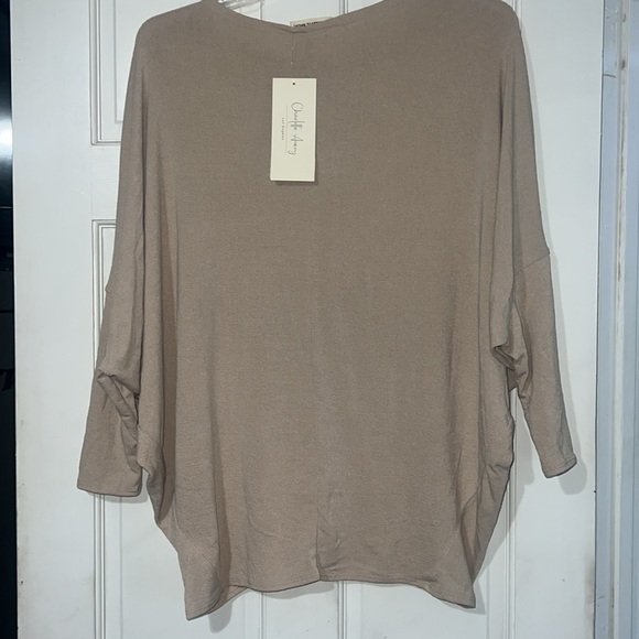Super Soft Lightweight Top - Picture 4 of 4